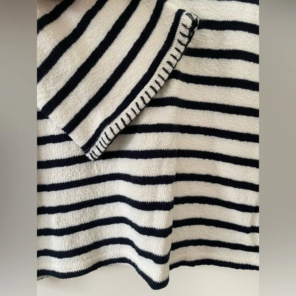 Mello Day Boxy Cropped Cotton Striped Shirt - Picture 2 of 6